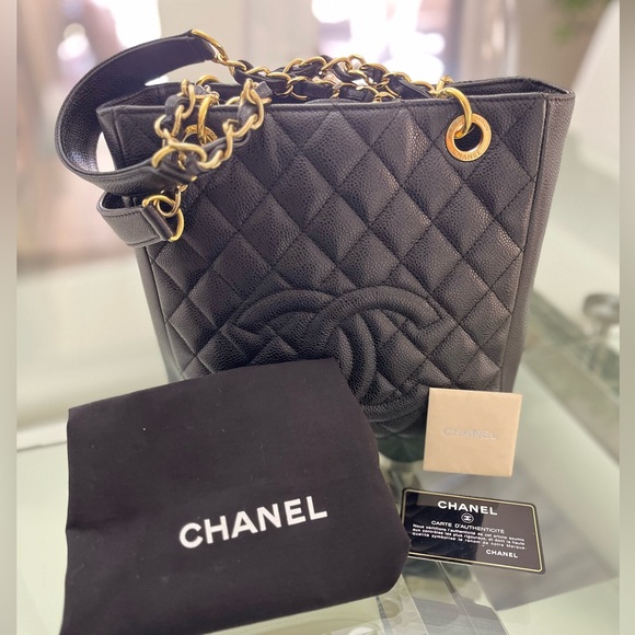 🌸 Black Quilted Caviar Timeless Classic Petit Shopping Tote PST Gold Hardware - Picture 3 of 11